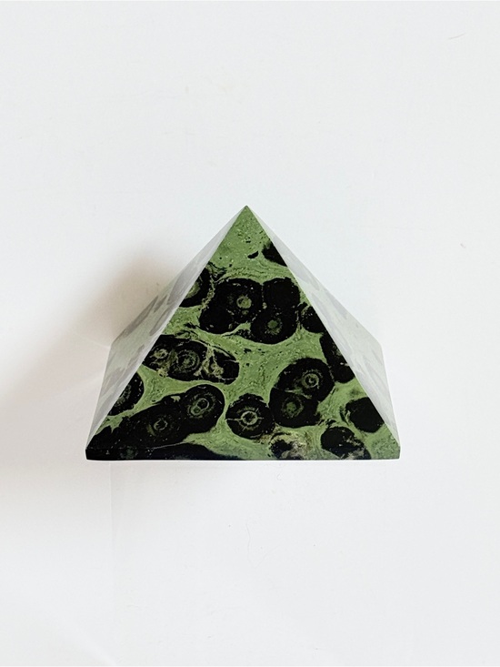 Other - Kambaba Jasper Pyramid – Deep Green Orbicular Pattern Polished Stone 439g